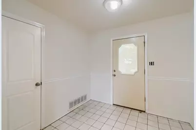 8821 Glen Hollow Drive, Fort Worth, TX 76179 - Photo 6