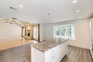 8821 Glen Hollow Dr, Fort Worth, TX 76179 - Photo 10