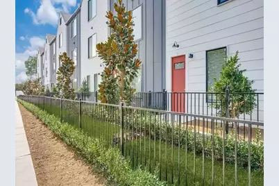 3275 Dallas Street #203, Dallas, TX 75210 - Photo 2