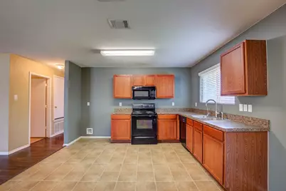 7000 Sylvan Meadows Drive, Fort Worth, TX 76120 - Photo 14