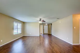 7000 Sylvan Meadows Dr, Fort Worth, TX 76120 - Photo 10