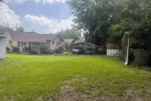 414 W 4th St, Mt Pleasant, TX 75455 - Photo 14