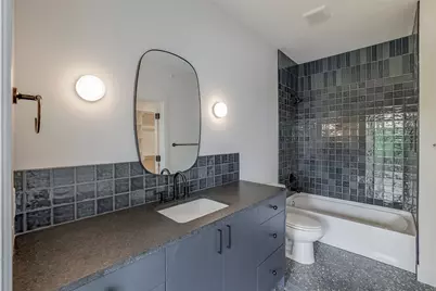 309 W Daggett Avenue #205, Fort Worth, TX 76104 - Photo 10