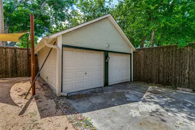 1821 College Avenue, Fort Worth, TX 76110 - Photo 24