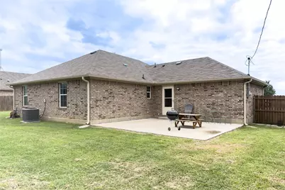 296 Summit Drive, Mineral Wells, TX 76067 - Photo 2