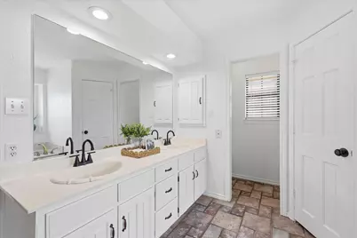 1900 Glenbrook Court, Bedford, TX 76021 - Photo 22