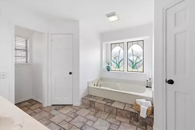 1900 Glenbrook Court, Bedford, TX 76021 - Photo 20