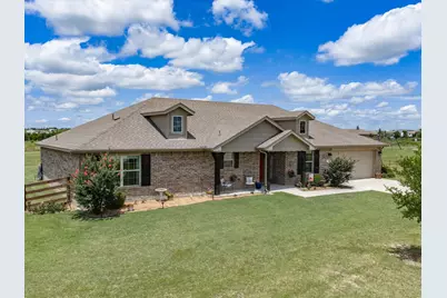 222 Hillcrest Lane, Decatur, TX 76234 - Photo 2
