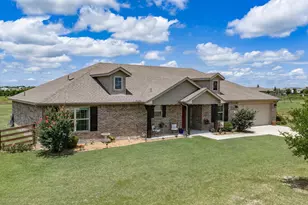 222 Hillcrest Ln, Decatur, TX 76234 - Photo 2