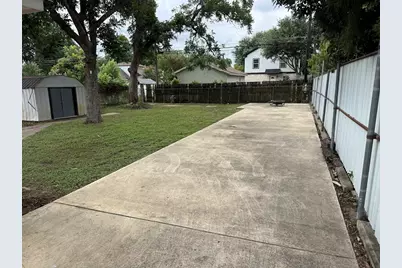 1126 Wilbur Street, Dallas, TX 75224 - Photo 2