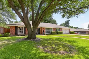 6017 Wonder Dr, Fort Worth, TX 76133 - Photo 2