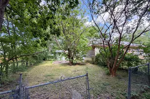 1617 E College St, Sherman, TX 75090 - Photo 12