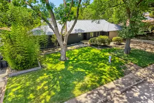7236 Meadow Lake Ave, Dallas, TX 75214 - Photo 4