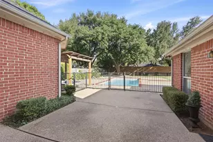 6207 Millwood Ct, Arlington, TX 76016 - Photo 38