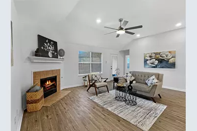 2712 Dawn Spring Drive, Little Elm, TX 75068 - Photo 4