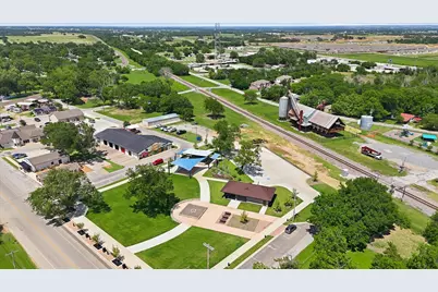 200 W North Street, Aubrey, TX 76227 - Photo 32