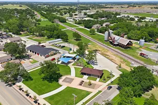 200 W North St, Aubrey, TX 76227 - Photo 32