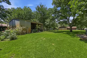 200 W North St, Aubrey, TX 76227 - Photo 26