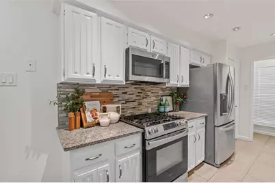 2600 Summertree Drive, Carrollton, TX 75006 - Photo 10