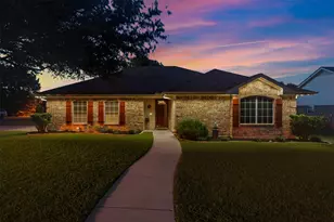 205 Onyx Dr, Hewitt, TX 76643 - Photo 2