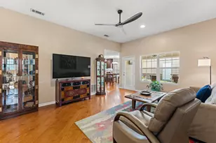 205 Onyx Dr, Hewitt, TX 76643 - Photo 10