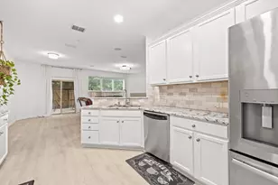 2657 Jacobson Dr, Lewisville, TX 75067 - Photo 6