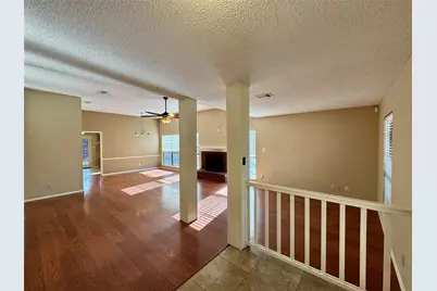 979 Mauve Drive, Lewisville, TX 75067 - Photo 4