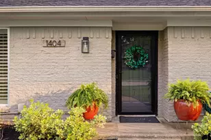 1404 Oakhill Dr, Plano, TX 75075 - Photo 2
