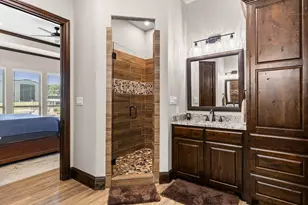 723 W Lee Ave, Whitney, TX 76692 - Photo 22