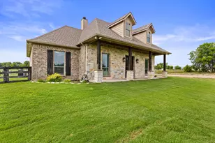 723 W Lee Ave, Whitney, TX 76692 - Photo 6