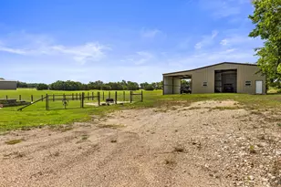 723 W Lee Ave, Whitney, TX 76692 - Photo 8
