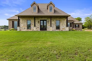 723 W Lee Ave, Whitney, TX 76692 - Photo 4