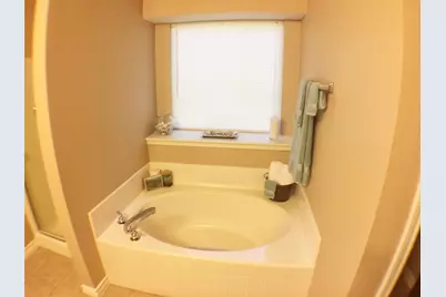5912 Meadowglen Drive, Denton, TX 76226 - Photo 16