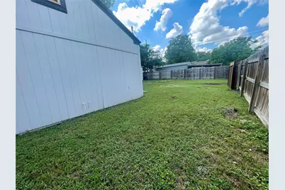 1733 Greenfield Avenue, Fort Worth, TX 76102 - Photo 14