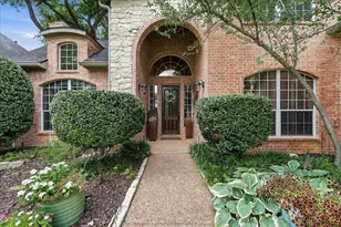 4420 Crown Knoll Cir, Flower Mound, TX 75028 - Photo 2