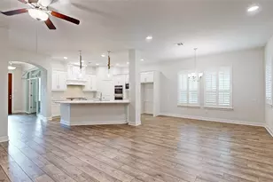 4502 Sapphire Fls Wy, Arlington, TX 76005 - Photo 4