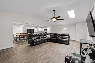 1644 Glenhill Ln, Lewisville, TX 75077 - Photo 6