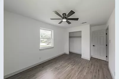2005 Meadow Lane, Arlington, TX 76010 - Photo 4
