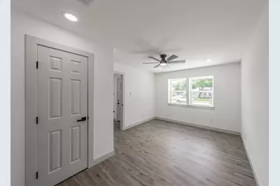 2005 Meadow Lane, Arlington, TX 76010 - Photo 10