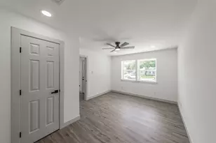 2005 Meadow Ln, Arlington, TX 76010 - Photo 10