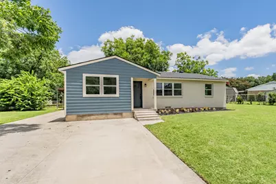 2005 Meadow Lane, Arlington, TX 76010 - Photo 2