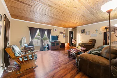 402 College Street, Grandview, TX 76050 - Photo 6