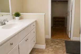 10911 River Oaks Dr, Frisco, TX 75035 - Photo 2