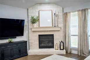 1525 Jocelyn Dr, Fort Worth, TX 76052 - Photo 8