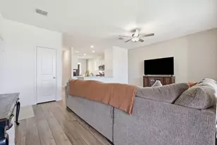 3012 Paruament Dr, Denton, TX 76207 - Photo 4