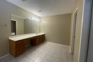 1226 W Hudgins St, Grapevine, TX 76051 - Photo 14