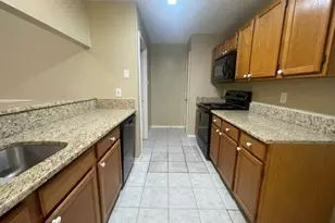 1226 W Hudgins St, Grapevine, TX 76051 - Photo 8