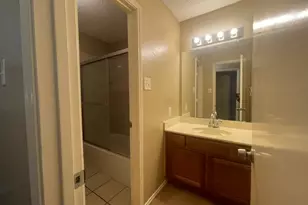 1226 W Hudgins St, Grapevine, TX 76051 - Photo 20