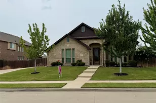 729 Oakleaf Dr, Midlothian, TX 76065 - Photo 1