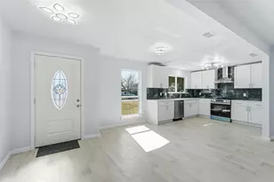 1813 Crockett St, Garland, TX 75042 - Photo 2